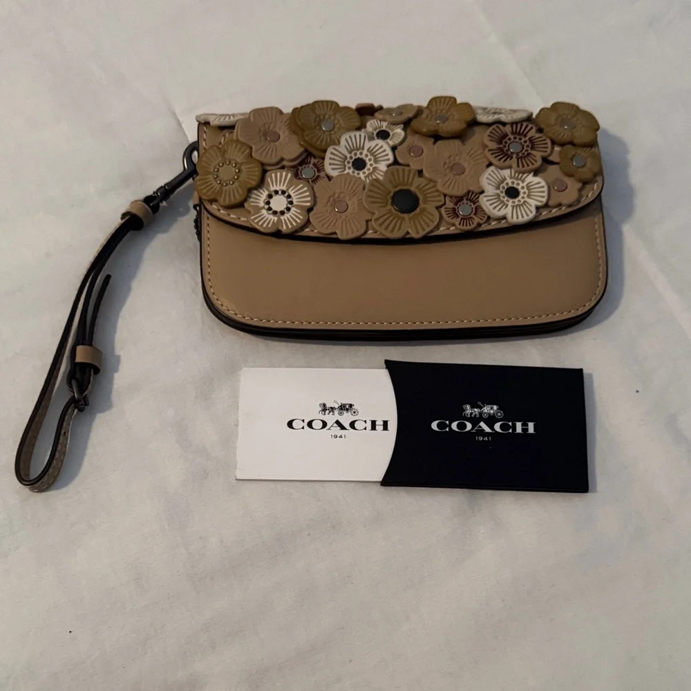 Coach 1941 Tea Rose Beechwood Wristlet